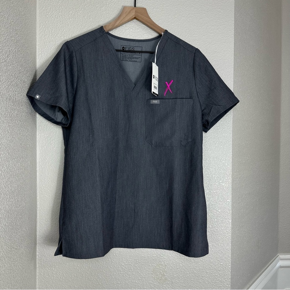 Figs Catarina One Pocket Scrub Top Size Medium Pink Embroidered X NWT